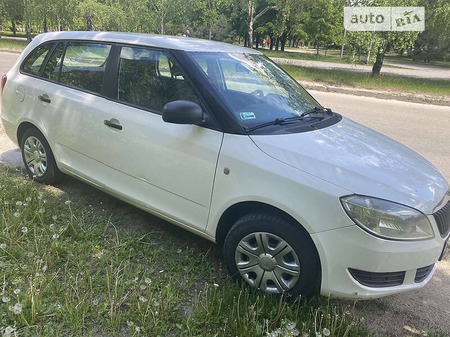 Skoda Fabia 2011  випуску Запоріжжя з двигуном 1.6 л дизель універсал  за 4500 долл. 