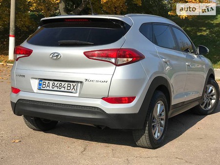 Hyundai Tucson 2015  випуску Кропивницький з двигуном 2 л  позашляховик автомат за 17800 долл. 