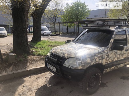 Chevrolet Niva 2004  випуску Дніпро з двигуном 1.7 л бензин позашляховик механіка за 4500 долл. 