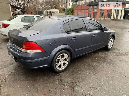 Opel Astra 2008  випуску Одеса з двигуном 1.6 л бензин седан механіка за 4100 долл. 