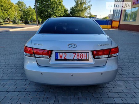 Hyundai Sonata 2005  випуску Луцьк з двигуном 2.4 л  седан автомат за 5800 долл. 