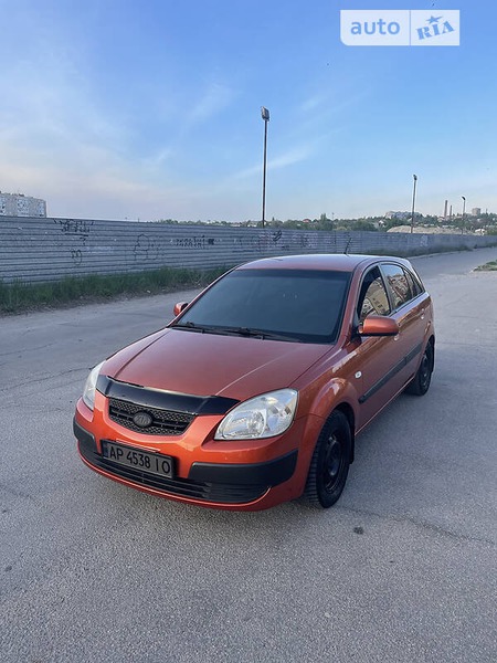 KIA Rio 2007  випуску Запоріжжя з двигуном 1.6 л  хэтчбек механіка за 4600 долл. 