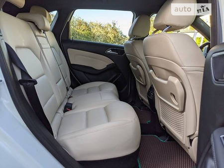 Mercedes-Benz B 250 2015  випуску Львів з двигуном 0 л електро хэтчбек автомат за 17400 долл. 