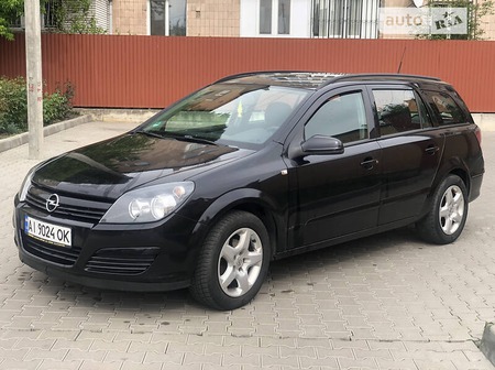 Opel Astra 2005  випуску Київ з двигуном 1.8 л бензин універсал автомат за 5700 долл. 