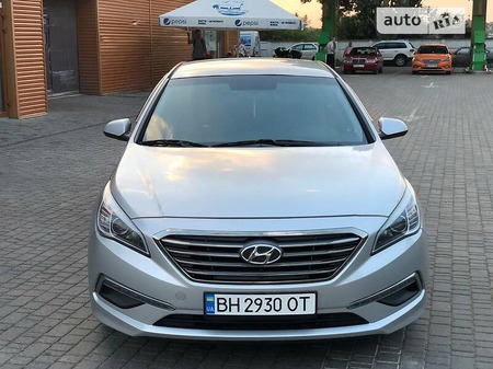 Hyundai Sonata 2015  випуску Одеса з двигуном 2.4 л бензин седан автомат за 9300 долл. 