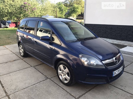 Opel Zafira Tourer 2007  випуску Чернівці з двигуном 1.9 л дизель мінівен механіка за 3350 долл. 