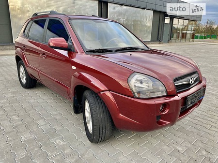 Hyundai Tucson 2008  випуску Київ з двигуном 2 л бензин позашляховик механіка за 8300 долл. 