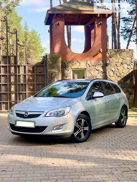 Opel Astra 2011  випуску Львів з двигуном 1.7 л дизель універсал механіка за 7100 долл. 