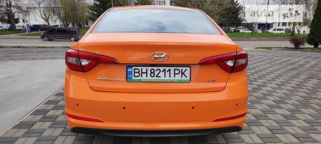Hyundai Sonata 2016  випуску Хмельницький з двигуном 0 л газ седан автомат за 235000 грн. 