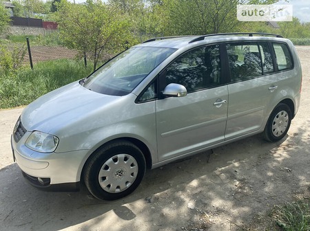 Volkswagen Touran 2005  випуску Тернопіль з двигуном 1.6 л бензин універсал механіка за 5900 долл. 