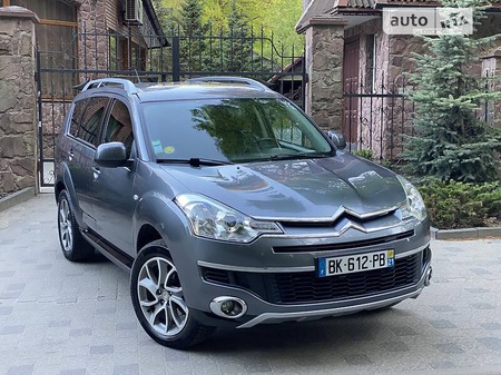 Citroen C-Crosser 2011  випуску Львів з двигуном 2.2 л дизель позашляховик механіка за 8700 долл. 