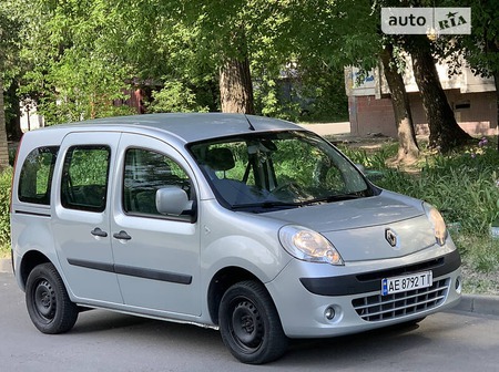 Renault Kangoo 2009  випуску Дніпро з двигуном 1.5 л дизель мінівен механіка за 6999 долл. 