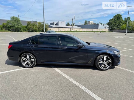 BMW 740 2015  випуску Київ з двигуном 0 л бензин седан автомат за 45000 долл. 
