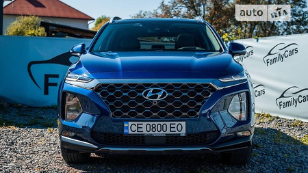 Hyundai Santa Fe 2019  випуску Чернівці з двигуном 2.4 л бензин позашляховик автомат за 33800 долл. 
