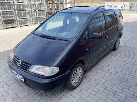 Volkswagen Sharan 1997  випуску Львів з двигуном 2.8 л  мінівен автомат за 1900 долл. 