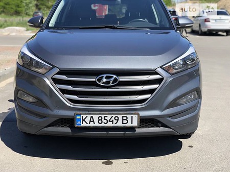 Hyundai Tucson 2017  випуску Київ з двигуном 0 л бензин позашляховик  за 18500 долл. 