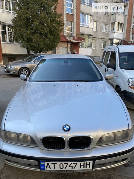 BMW 520 2000  випуску Львів з двигуном 2.2 л бензин седан механіка за 6100 долл. 