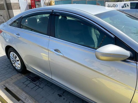 Hyundai Sonata 2010  випуску Одеса з двигуном 2.4 л бензин седан автомат за 6200 долл. 