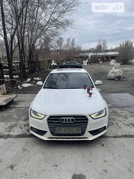 Audi A4 Limousine 2012  випуску Запоріжжя з двигуном 2 л бензин седан автомат за 14000 долл. 