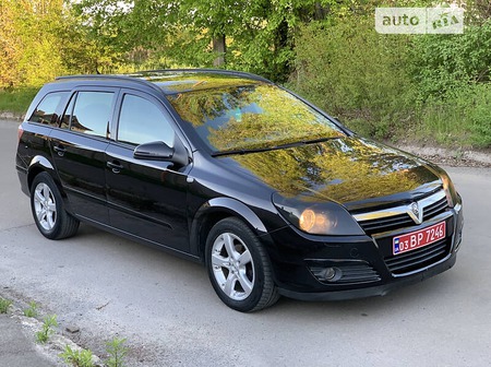 Opel Astra 2005  випуску Рівне з двигуном 1.6 л бензин універсал механіка за 4000 долл. 