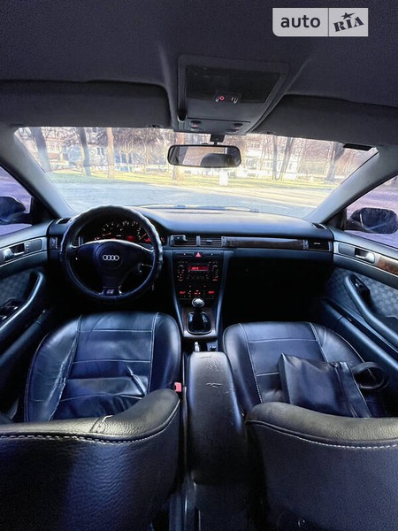 Audi A6 Limousine 2000  випуску Донецьк з двигуном 1.8 л бензин седан механіка за 4999 долл. 