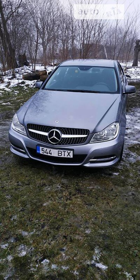 Mercedes-Benz C 200 2011  випуску Київ з двигуном 0 л дизель седан механіка за 10500 євро 