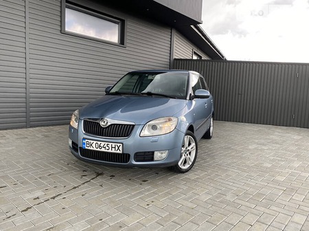 Skoda Fabia 2007  випуску Рівне з двигуном 1.9 л дизель хэтчбек механіка за 5200 долл. 