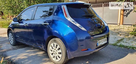 Nissan Leaf 2017  випуску Суми з двигуном 0 л електро хэтчбек  за 14000 долл. 