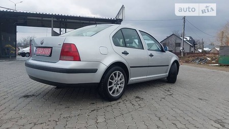 Volkswagen Bora 2000  випуску Львів з двигуном 1.6 л  седан автомат за 3950 долл. 