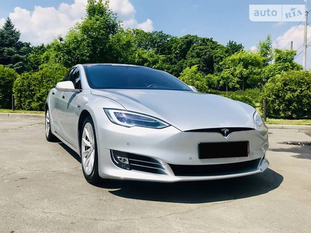 Tesla S 2017  випуску Дніпро з двигуном 0 л електро ліфтбек автомат за 49900 долл. 