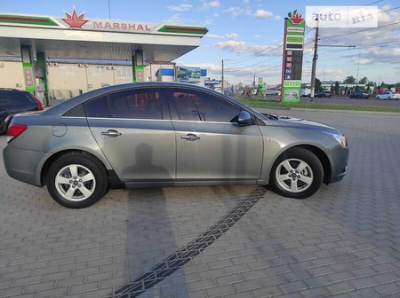 Chevrolet Cruze 2009  випуску Житомир з двигуном 1.6 л бензин седан автомат за 7700 долл. 