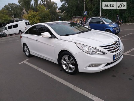 Hyundai Sonata 2011  випуску Одеса з двигуном 2.4 л бензин седан автомат за 10200 долл. 