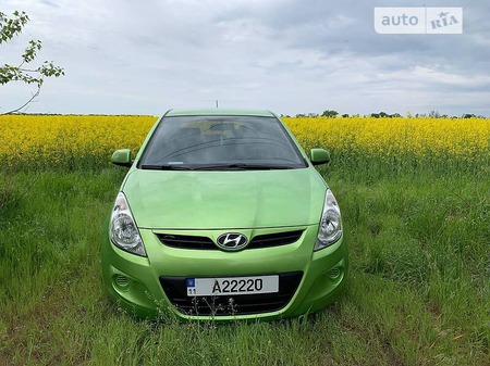 Hyundai i20 2011  випуску Київ з двигуном 1.4 л  хэтчбек автомат за 7400 долл. 