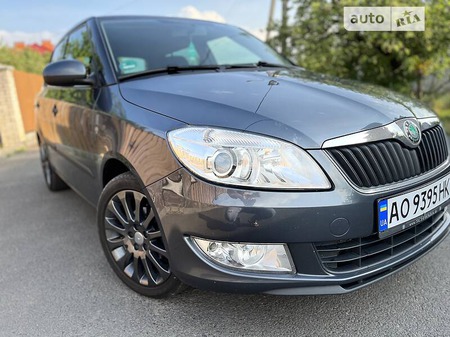 Skoda Fabia 2012  випуску Ужгород з двигуном 1.6 л дизель седан механіка за 6800 долл. 