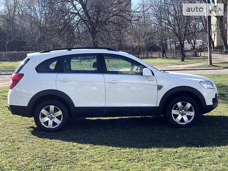 Chevrolet Captiva 2010  випуску Львів з двигуном 2 л дизель позашляховик механіка за 10999 долл. 