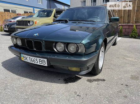 BMW 520 1989  випуску Рівне з двигуном 2 л  седан механіка за 4500 долл. 