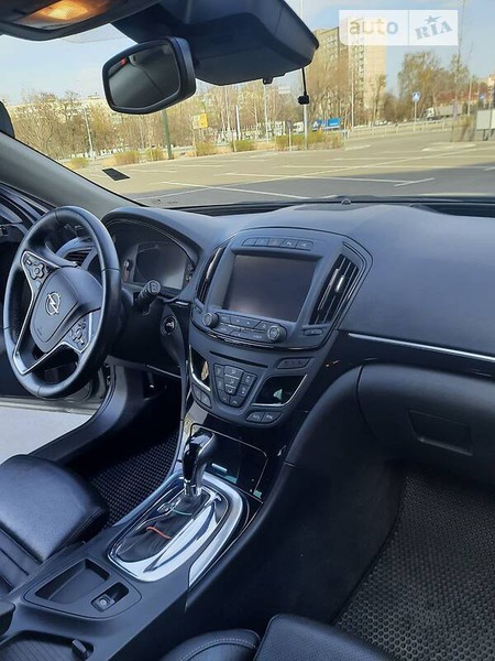 Opel Insignia 2017  випуску Київ з двигуном 2 л дизель універсал автомат за 13900 долл. 