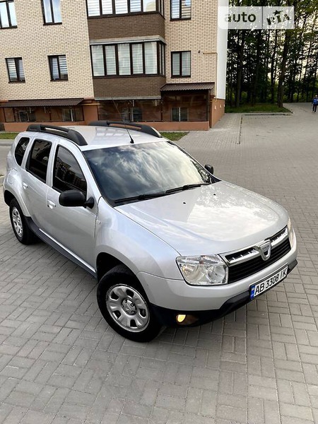 Dacia Duster 2010  випуску Вінниця з двигуном 1.5 л дизель позашляховик механіка за 7799 долл. 