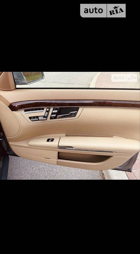 Mercedes-Benz S 400 2010  випуску Київ з двигуном 3.5 л гібрид седан автомат за 24000 долл. 