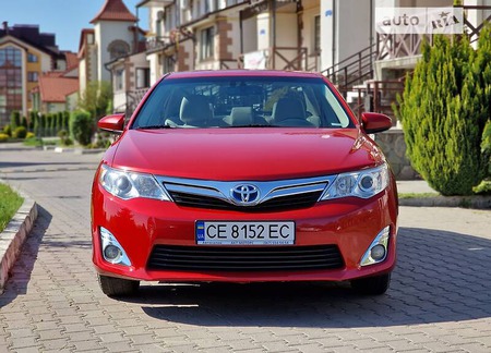 Toyota Camry 2012  випуску Чернівці з двигуном 0 л гібрид седан автомат за 11300 долл. 