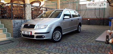 Skoda Fabia 2007  випуску Ужгород з двигуном 1.2 л бензин універсал механіка за 3750 долл. 