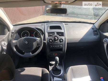 Renault Megane 2005  випуску Київ з двигуном 1.6 л бензин седан механіка за 3999 долл. 