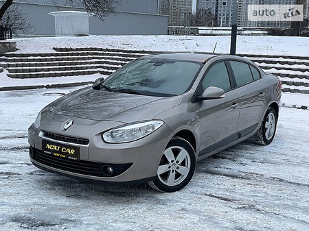 Renault Fluence 2010  випуску Київ з двигуном 1.6 л бензин седан автомат за 6350 долл. 