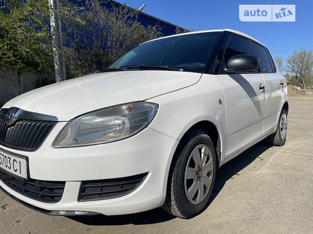 Skoda Fabia 2011  випуску Ужгород з двигуном 1.6 л дизель седан механіка за 5600 долл. 