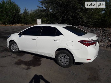 Toyota Corolla 2013  випуску Дніпро з двигуном 1.3 л бензин седан механіка за 9000 долл. 