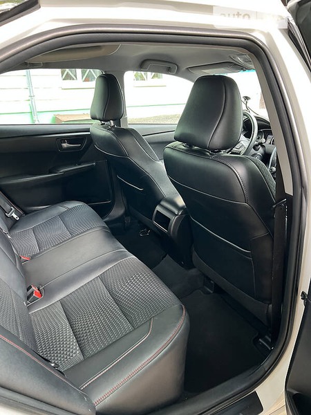 Toyota Camry 2015  випуску Суми з двигуном 0 л  седан автомат за 14000 долл. 