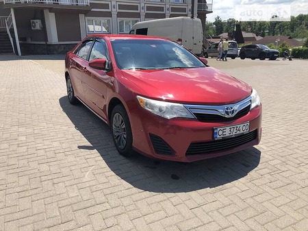 Toyota Camry 2013  випуску Чернівці з двигуном 0 л гібрид седан автомат за 12000 долл. 