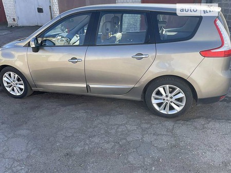 Renault Scenic 2010  випуску Черкаси з двигуном 2 л дизель універсал автомат за 8000 долл. 