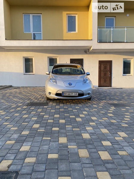 Nissan Leaf 2012  випуску Одеса з двигуном 0 л електро хэтчбек автомат за 11000 долл. 