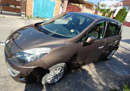 Renault Scenic 2010  випуску Вінниця з двигуном 1.5 л дизель мінівен механіка за 6200 долл. 